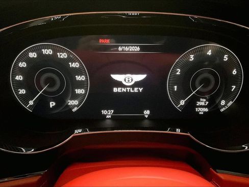 Used 2022 Bentley Bentayga AWD/4WD image 10