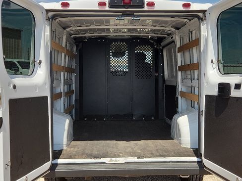 Used 2025 RAM ProMaster 2500 w/ U-Haul Equipment Group FWD image 9