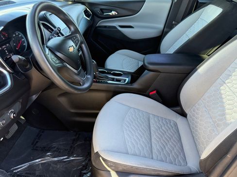 Used 2018 Chevrolet Equinox LS image 11
