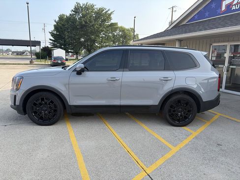 Used 2021 Kia Telluride EX w/ EX Premium Package AWD/4WD image 4