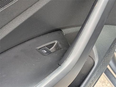 Used 2024 Volkswagen Jetta SE image 25