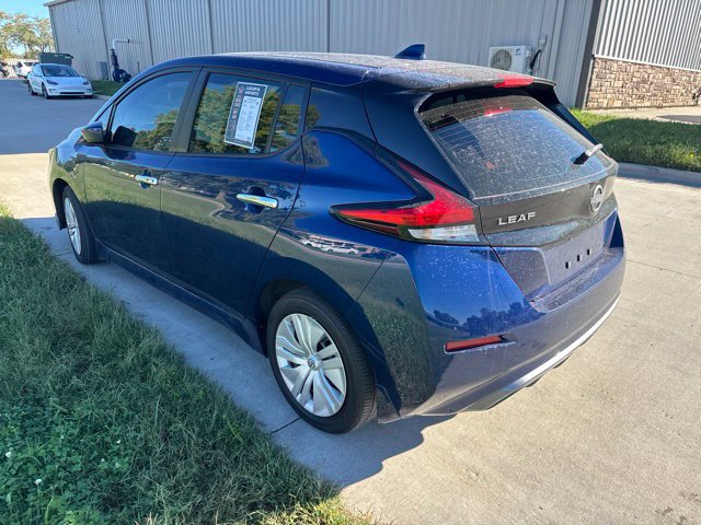 Used 2025 Nissan Leaf S FWD image 2
