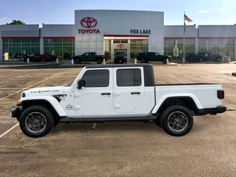 Used 2022 Jeep Gladiator Overland w/ Popular Equipment Package AWD/4WD image 2