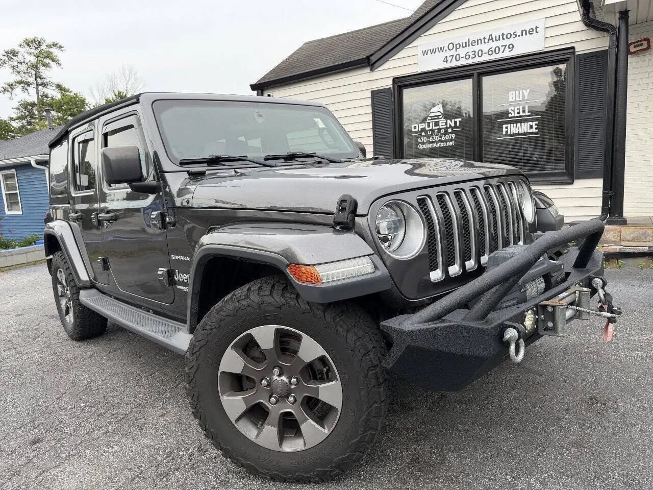 Used 2018 Jeep Wrangler Unlimited Sahara w/ Cold Weather Group AWD/4WD image 1