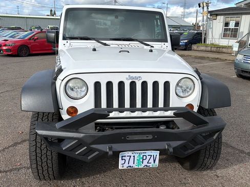 Used 2012 Jeep Wrangler Unlimited Rubicon w/ Connectivity Group image 1