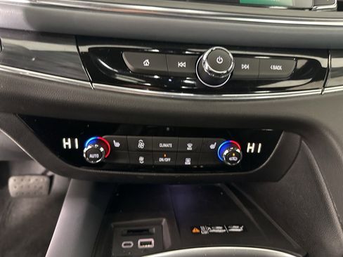 Used 2023 Buick Enclave Essence w/ Experience Buick Package image 19