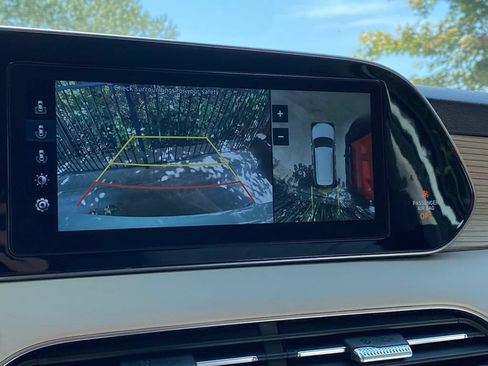 Used 2021 Hyundai Palisade Limited w/ Winter Package AWD/4WD image 15