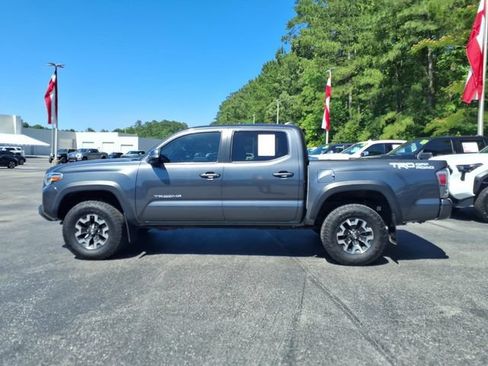 Used 2022 Toyota Tacoma TRD Off-Road w/ Technology Package RWD image 3