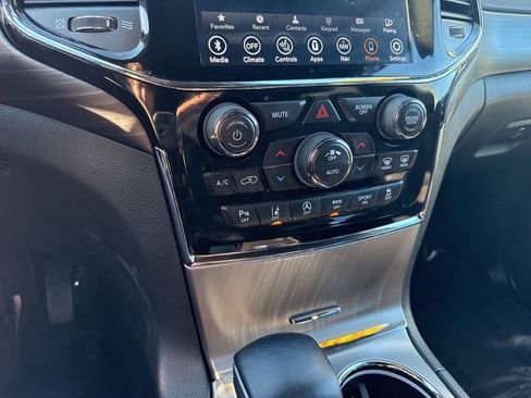 Used 2021 Jeep Grand Cherokee Laredo X image 29