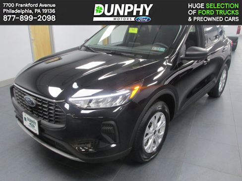 Used 2025 Ford Escape Active AWD/4WD image 1