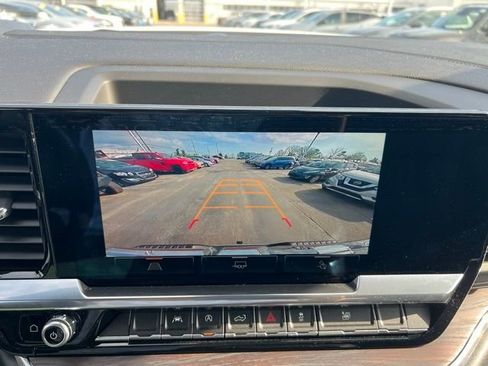 Certified 2023 GMC Sierra 1500 SLT w/ SLT Convenience Package AWD/4WD image 18