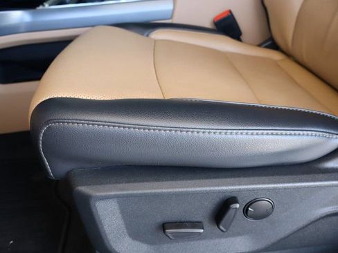 Used 2025 Ford F450 Lariat w/ Chrome Package image 17