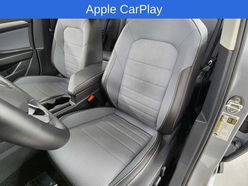 Used 2025 Volkswagen Jetta SE FWD image 10