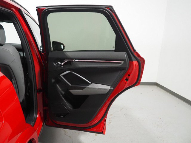 Used 2023 Audi Q3 quattro 2.0T Premium Plus w/ Premium Plus Package AWD/4WD image 59