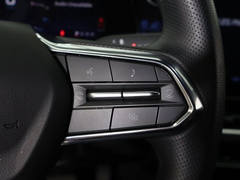 Used 2025 Chevrolet Equinox EV LT image 37