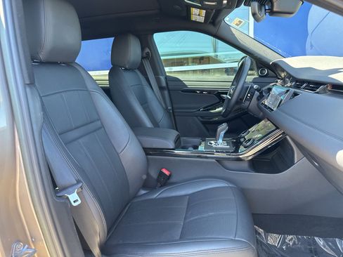 Used 2023 Land Rover Range Rover Evoque R-Dynamic SE image 10