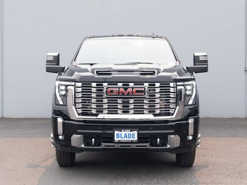 Used 2024 GMC Sierra 3500 Denali w/ Denali Reserve Package AWD/4WD image 24