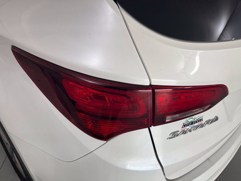 Used 2018 Hyundai Santa Fe Sport AWD/4WD image 40