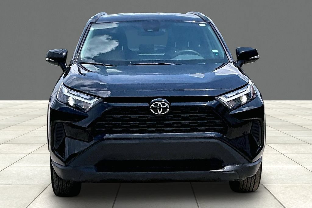 Used 2025 Toyota RAV4 XLE AWD/4WD image 3