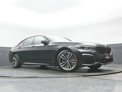 Used 2022 BMW 750i xDrive w/ Executive Package AWD/4WD image 29