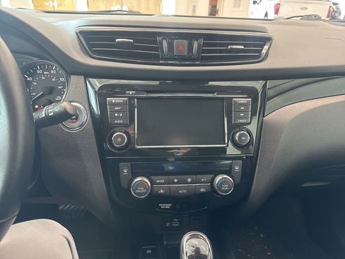 Used 2022 Nissan Rogue Sport SL AWD/4WD image 5