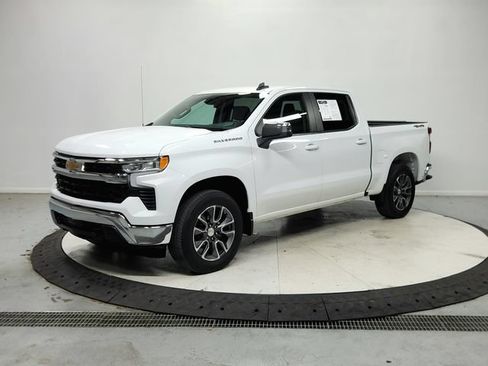 Used 2024 Chevrolet Silverado 1500 LT AWD/4WD image 4