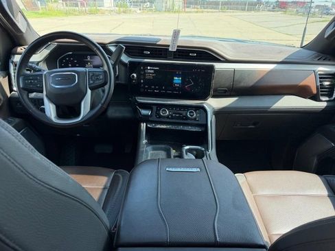 Used 2024 GMC Sierra 2500 Denali w/ Max Trailering Package AWD/4WD image 9