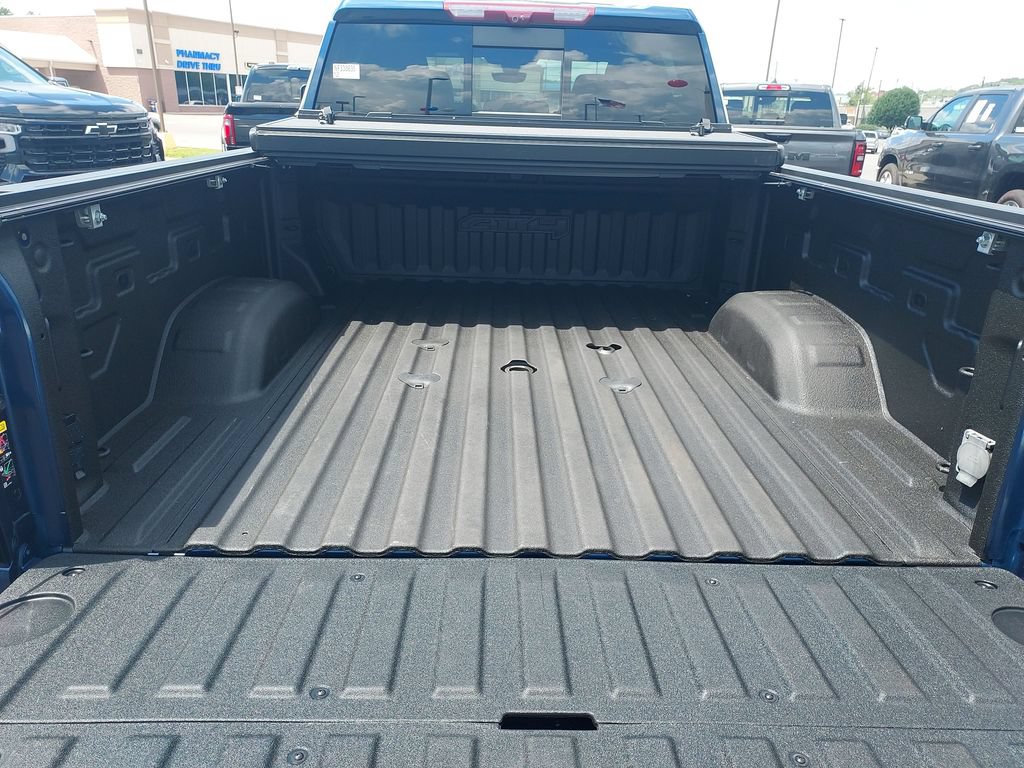 Used 2022 GMC Sierra 2500 AT4 w/ AT4 Premium Plus Package AWD/4WD image 9
