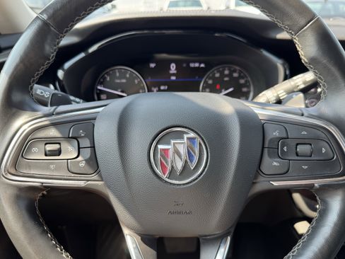 Used 2023 Buick Envision Essence image 9