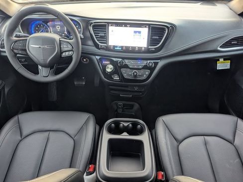 New 2026 Chrysler Pacifica Select w/ S Appearance Package FWD image 17
