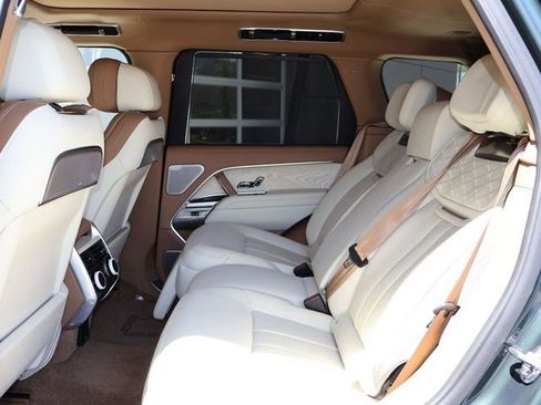 Used 2025 Land Rover Range Rover SV AWD/4WD image 26