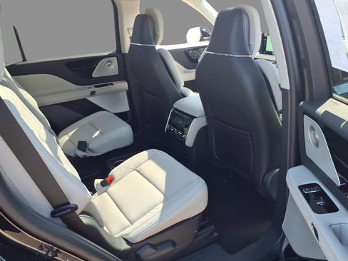 New 2026 Lincoln Aviator Reserve AWD/4WD image 10