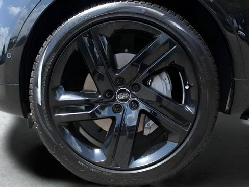 Used 2025 Land Rover Discovery Dynamic SE AWD/4WD image 27