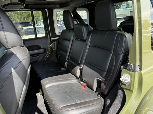 Used 2021 Jeep Wrangler Unlimited Rubicon AWD/4WD image 31