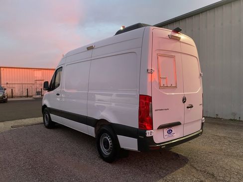 Used 2023 Mercedes-Benz Sprinter 2500 image 5