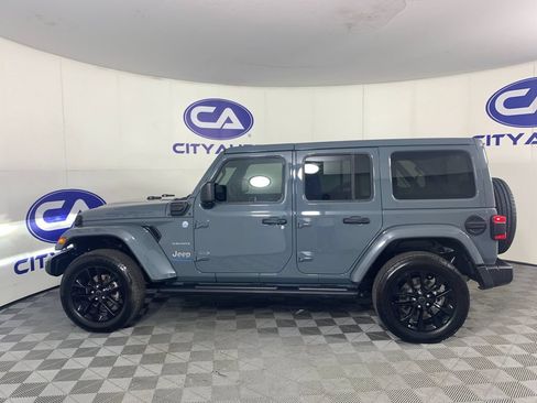 Used 2024 Jeep Wrangler Unlimited Sahara w/ Dual Top Group AWD/4WD image 6