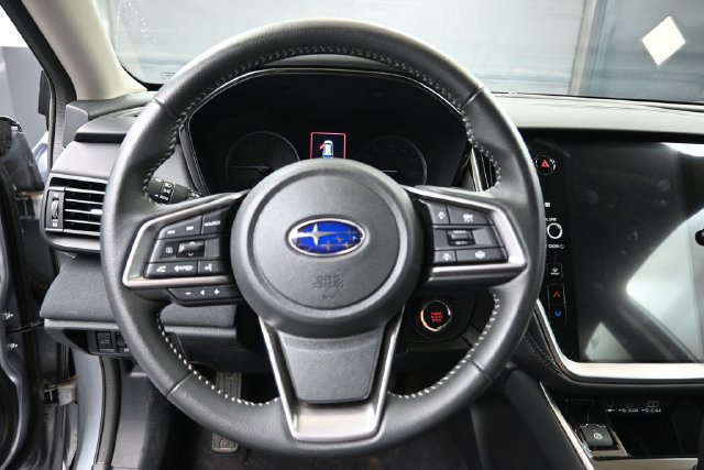 Used 2025 Subaru Outback Premium AWD/4WD image 23