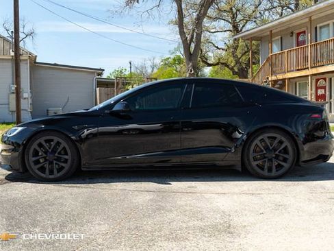 Used 2022 Tesla Model S Plaid image 9