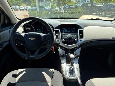 Used 2016 Chevrolet Cruze LS FWD image 16
