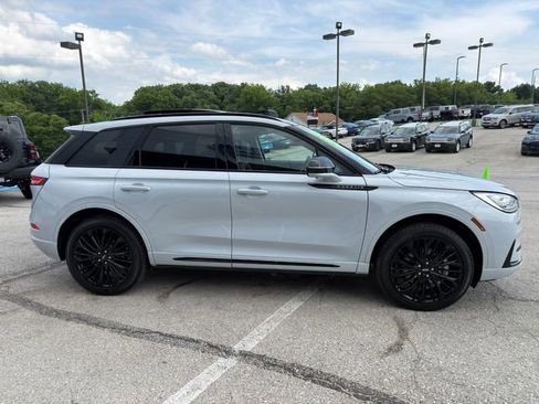 Used 2025 Lincoln Corsair Grand Touring w/ Equipment Group 302A AWD/4WD image 8