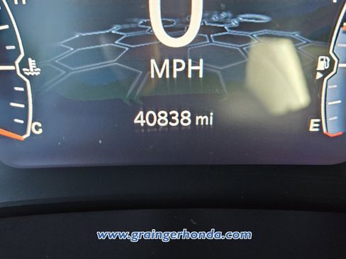 Used 2024 Jeep Compass Limited image 22