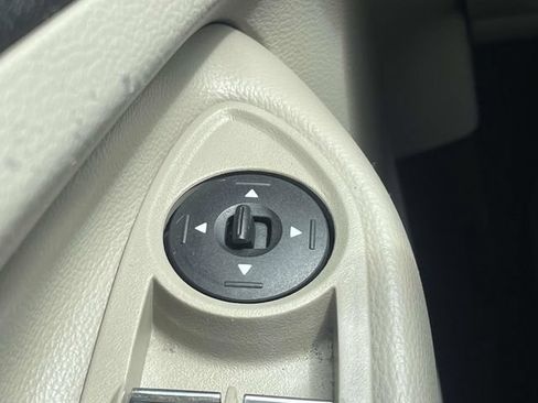 Used 2017 Ford Escape SE w/ Equipment Group 201A FWD image 25
