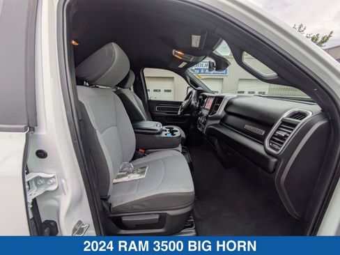 Used 2024 RAM 3500 Big Horn AWD/4WD image 34