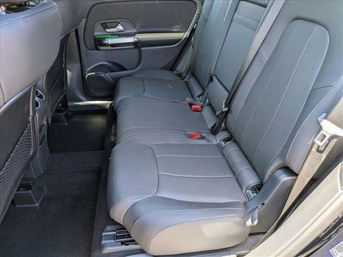 New 2025 Mercedes-Benz GLB 250 image 14