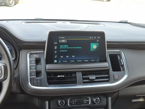 Used 2023 Chevrolet Suburban Z71 w/ Luxury Package image 27