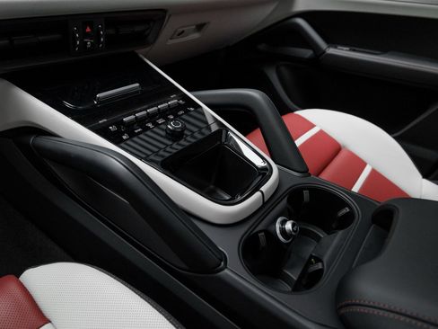 New 2026 Porsche Cayenne S image 24