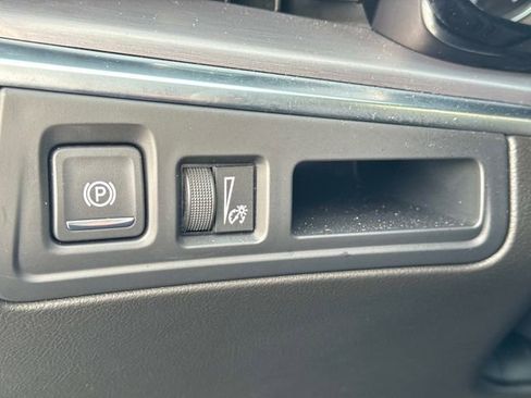 New 2025 Cadillac XT5 Luxury w/ LPO, Floor Liner Package AWD/4WD image 28