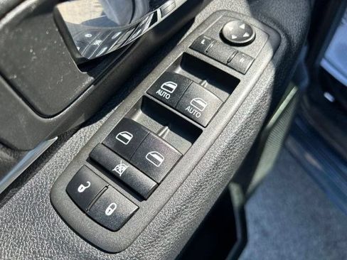 Used 2022 RAM 1500 Warlock AWD/4WD image 11