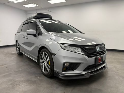 Used 2018 Honda Odyssey Touring image 12