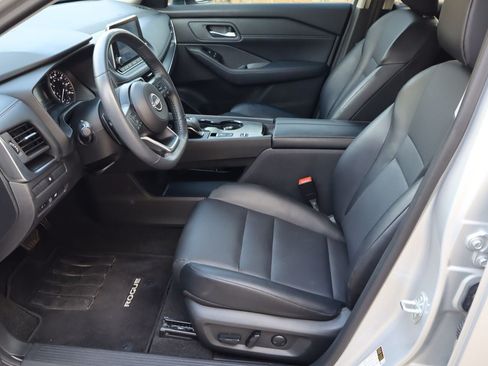 Used 2024 Nissan Rogue SV w/ SV Premium Package FWD image 22